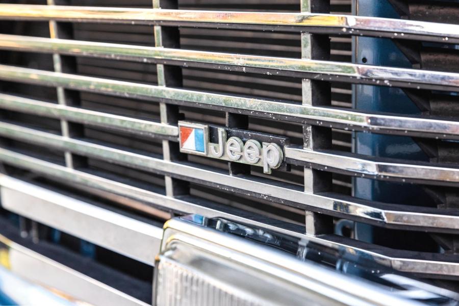 Детали экстерьера Jeep Grand Wagoneer LS1 V8 1984 года  (фото 28 из 179)